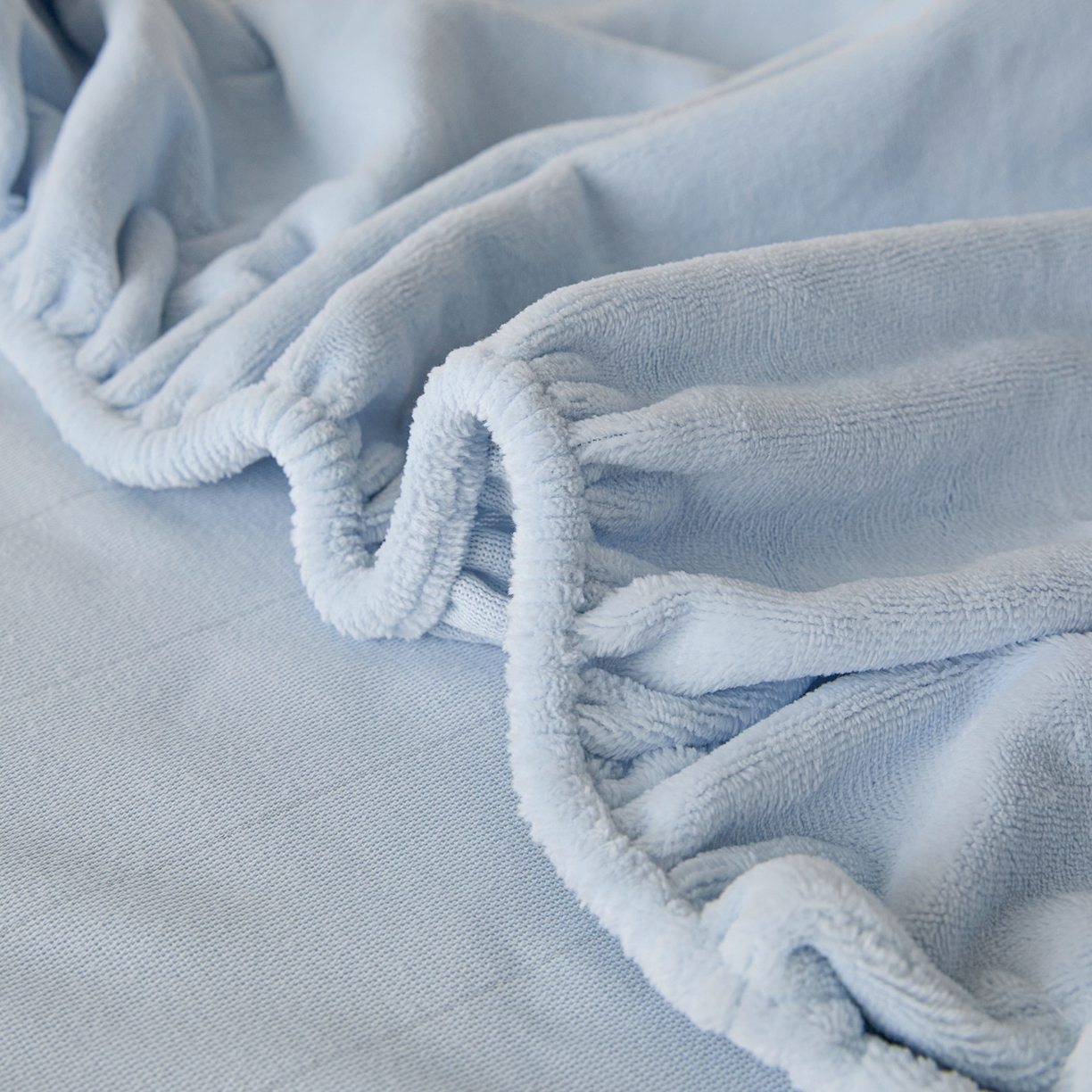 91家纺网 家纺一手货源 找家纺 衿成家纺 2025新款牛奶绒单床笠床笠单件系列 淡蓝