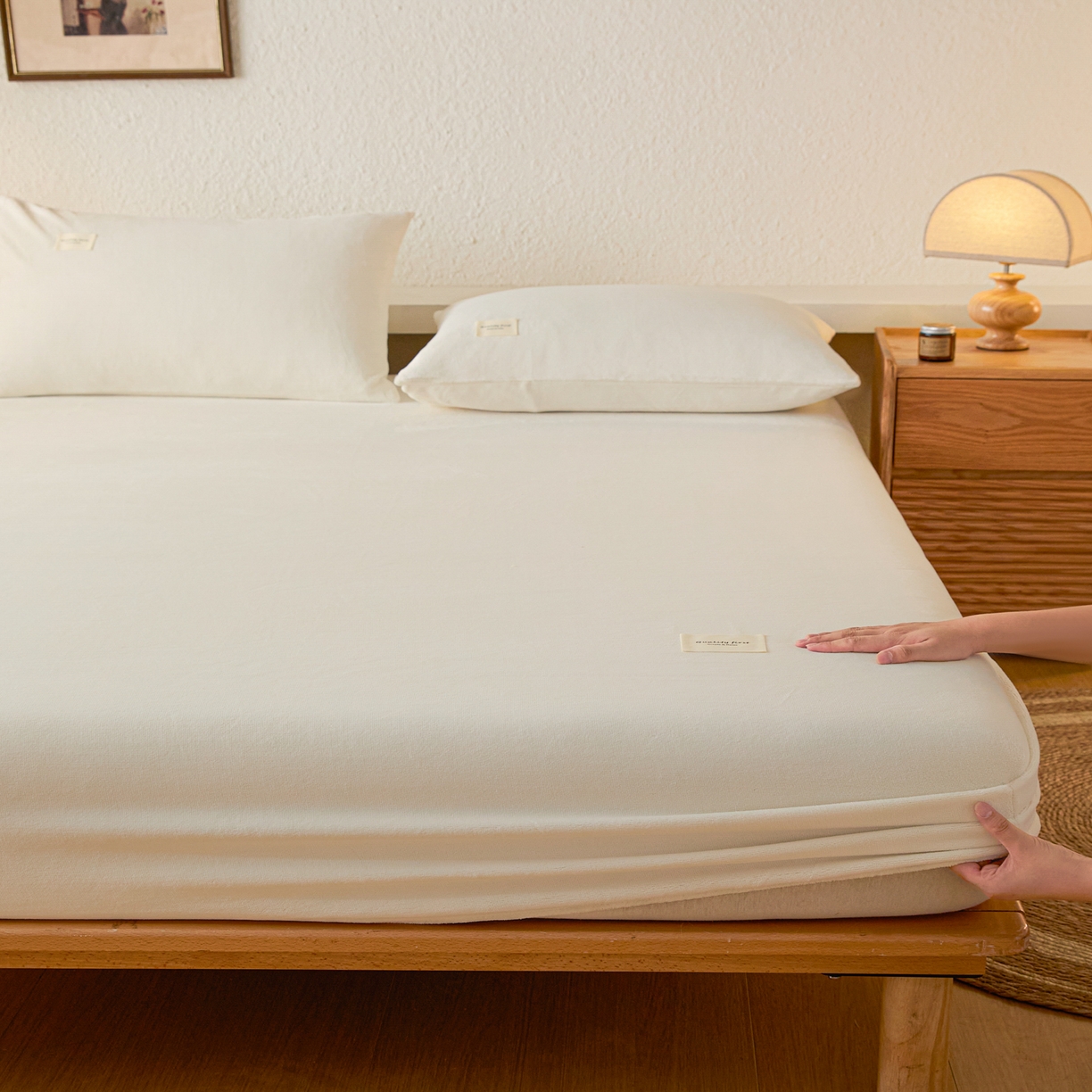 91家纺网 家纺一手货源 找家纺 衿成家纺 2025新款牛奶绒单床笠床笠单件系列 奶油白