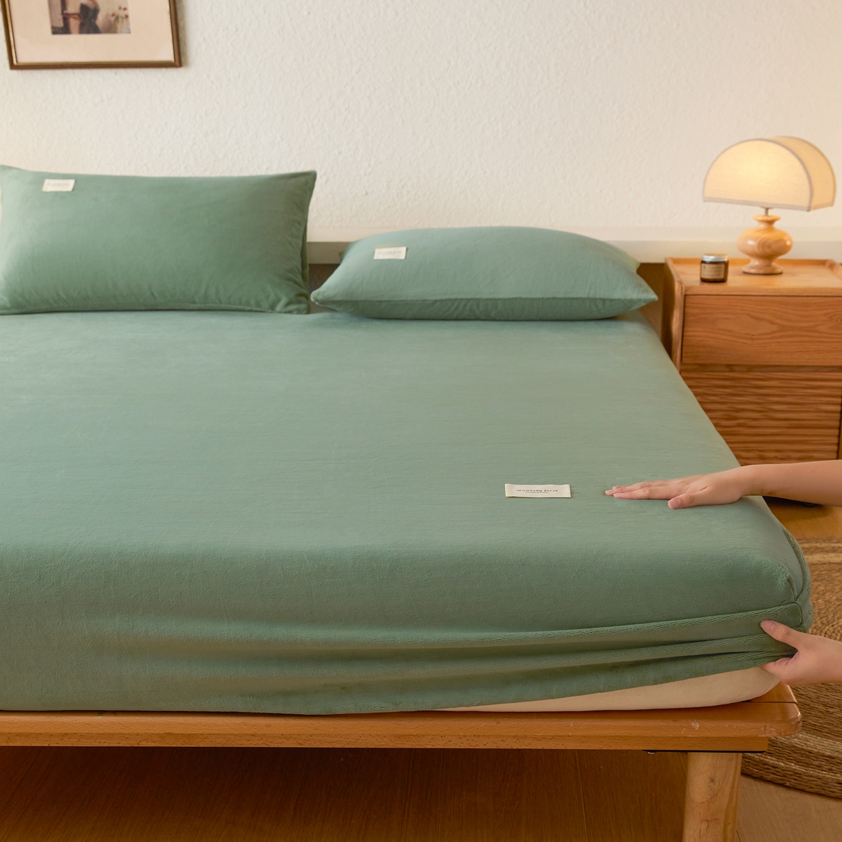 91家纺网 家纺一手货源 找家纺 衿成家纺 2025新款牛奶绒单床笠床笠单件系列 墨子绿