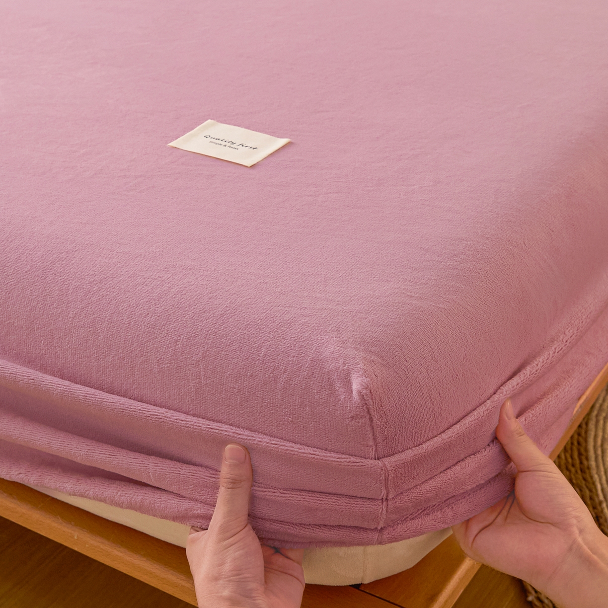 91家纺网 家纺一手货源 找家纺 衿成家纺 2025新款牛奶绒单床笠床笠单件系列 豆沙奶昔