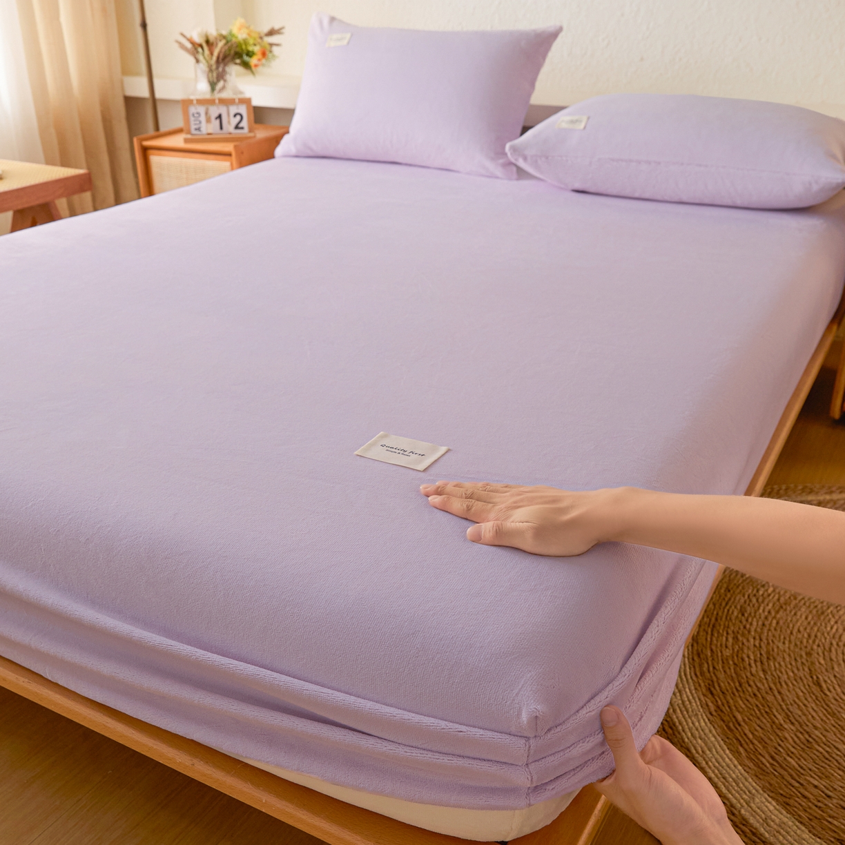91家纺网 家纺一手货源 找家纺 衿成家纺 2025新款牛奶绒单床笠床笠单件系列 浅紫