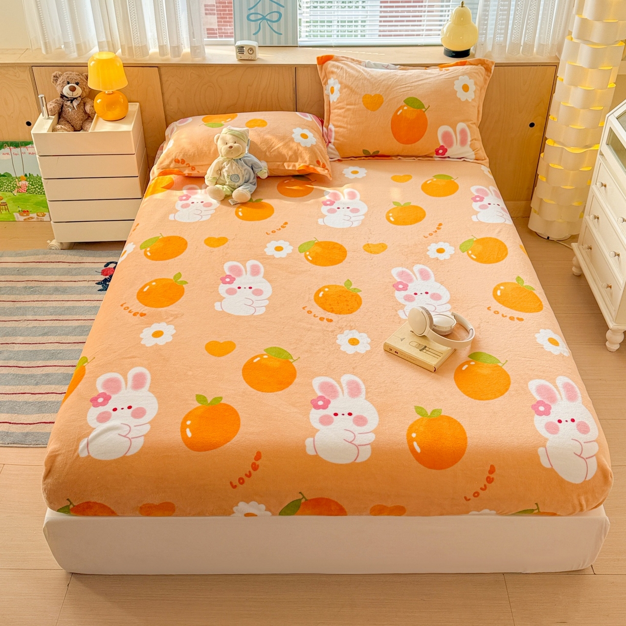 91家纺网 家纺一手货源 找家纺 名兮家居 2025新款高克重印花牛奶绒单床笠床笠单件 兔兔派对