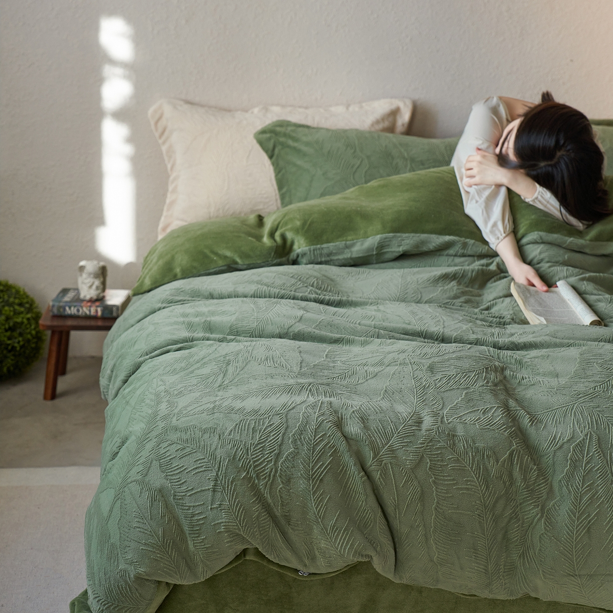 91家纺网 家纺一手货源 找家纺 （总）亿梵家居 2025秋冬新款A类全消光牛奶绒立体5D雕花绒四件套-风格一 （提供买家秀）