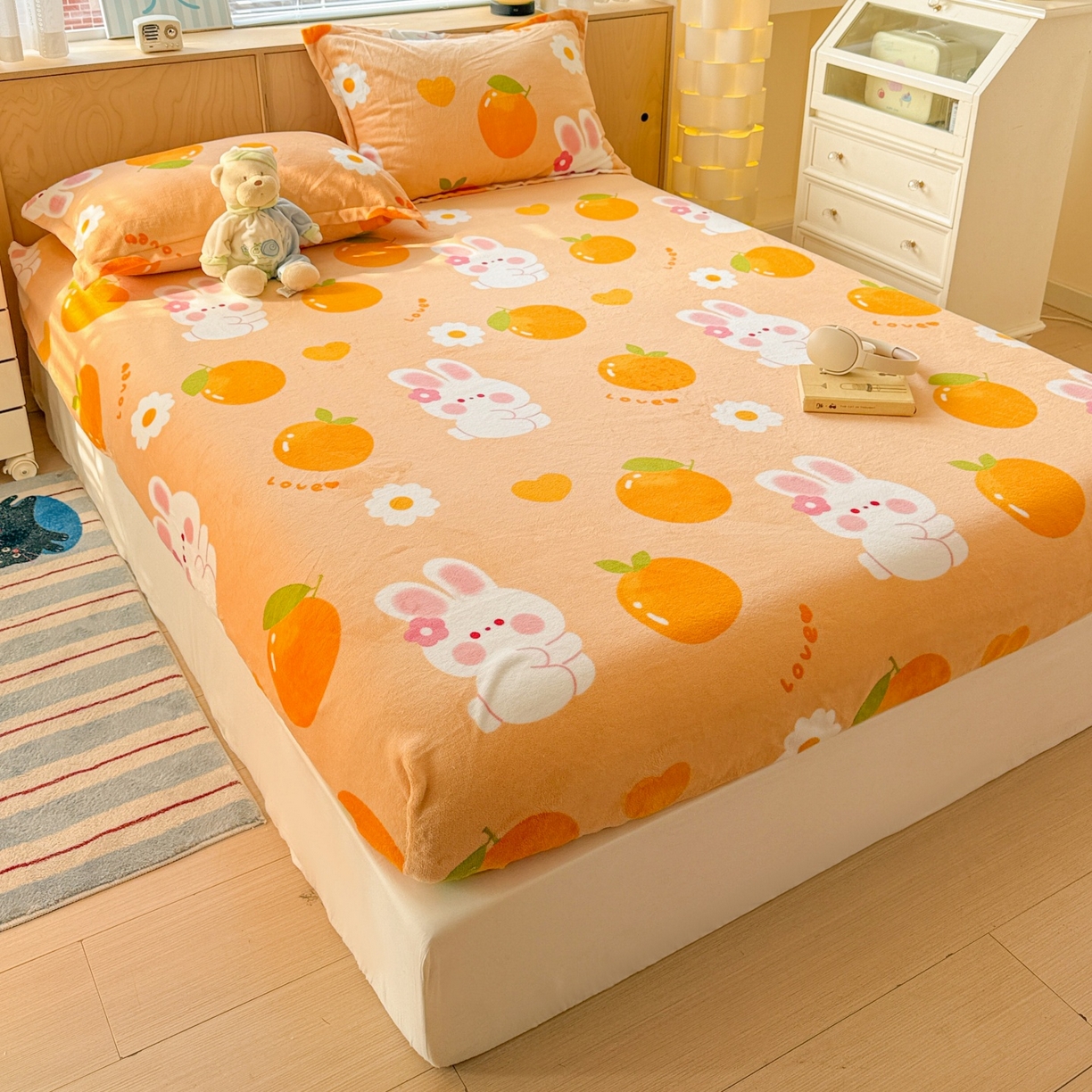 91家纺网 家纺一手货源 找家纺 名兮家居 2025新款高克重印花牛奶绒单床笠床笠单件 兔兔派对