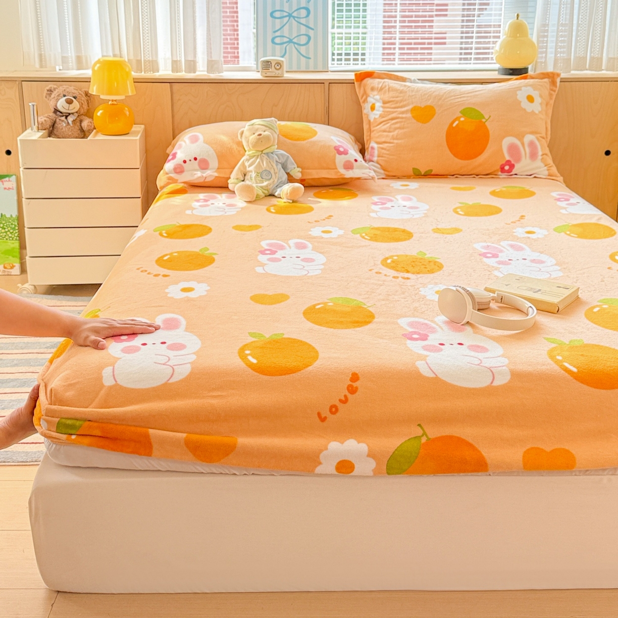 91家纺网 家纺一手货源 找家纺 名兮家居 2025新款高克重印花牛奶绒单床笠床笠单件 兔兔派对