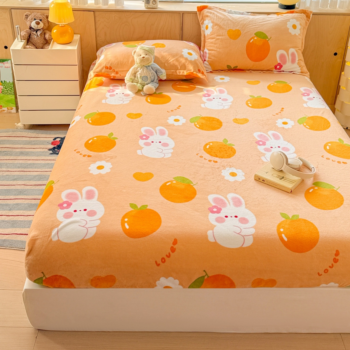 91家纺网 家纺一手货源 找家纺 名兮家居 2025新款高克重印花牛奶绒单床笠床笠单件 兔兔派对