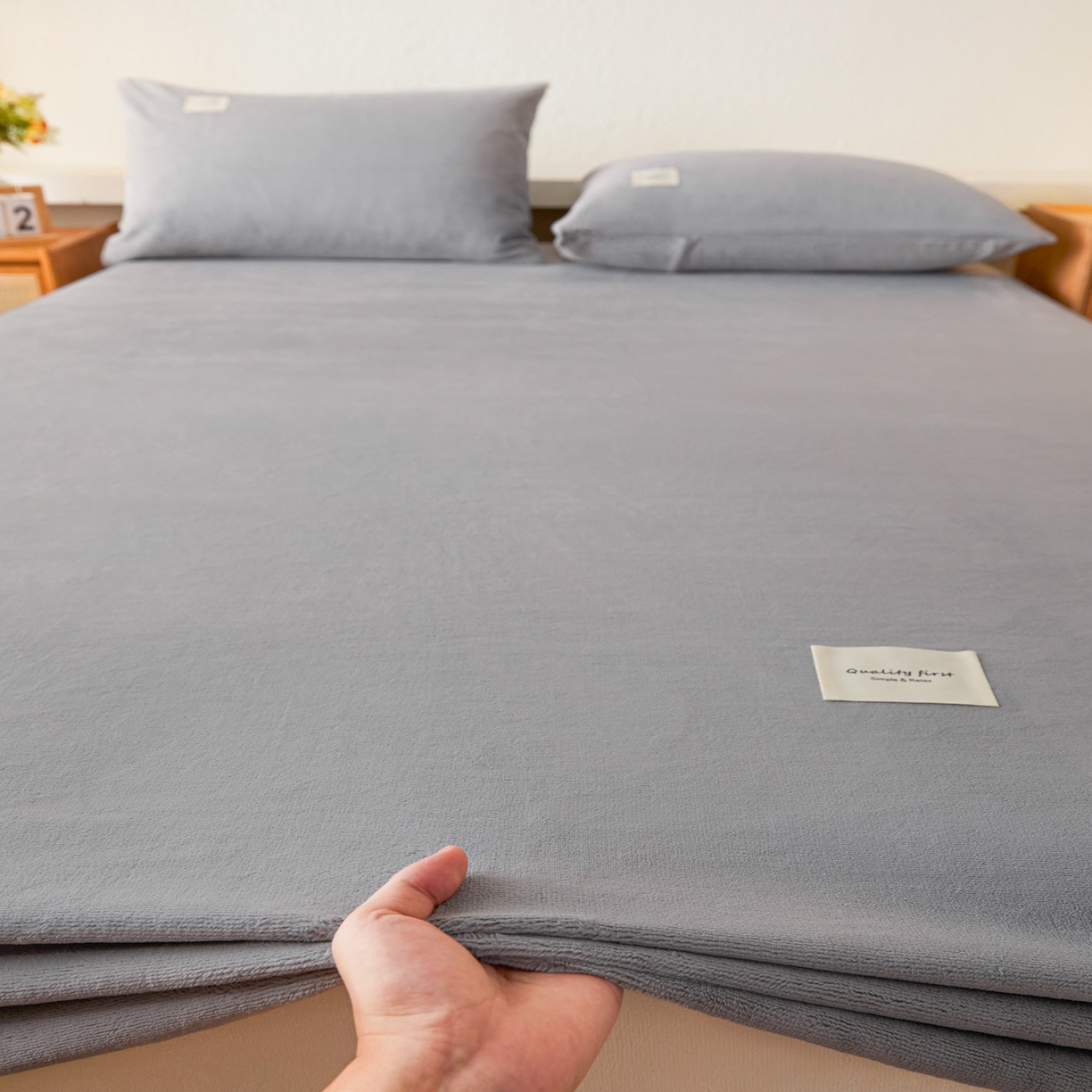 91家纺网 家纺一手货源 找家纺 衿成家纺 2025新款牛奶绒单床笠床笠单件系列 浅灰