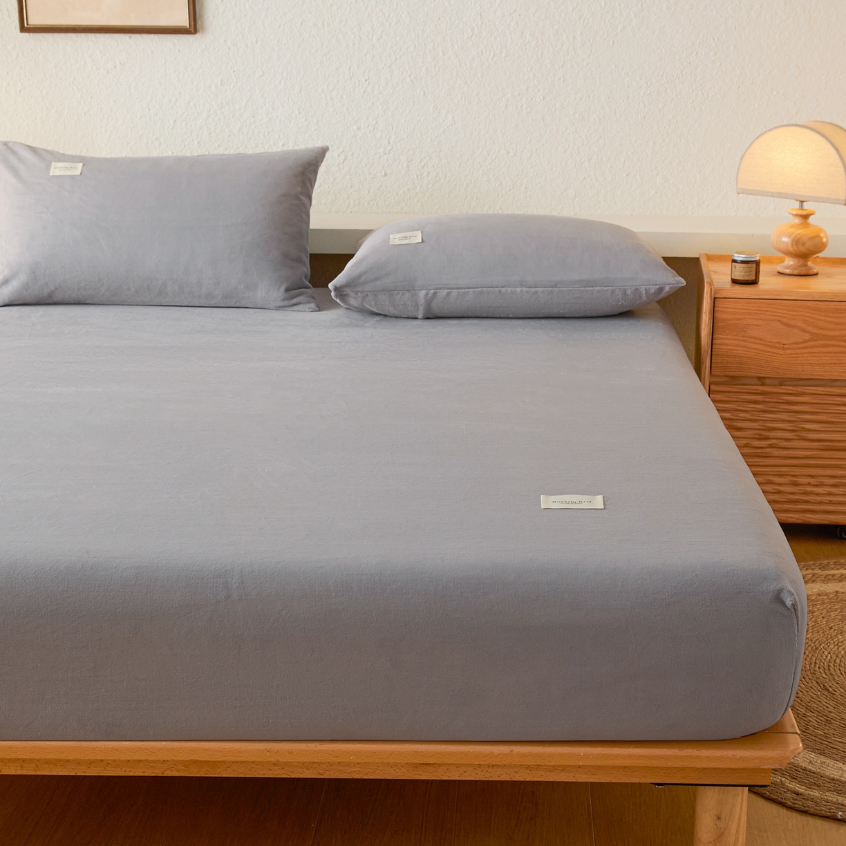 91家纺网 家纺一手货源 找家纺 衿成家纺 2025新款牛奶绒单床笠床笠单件系列 浅灰