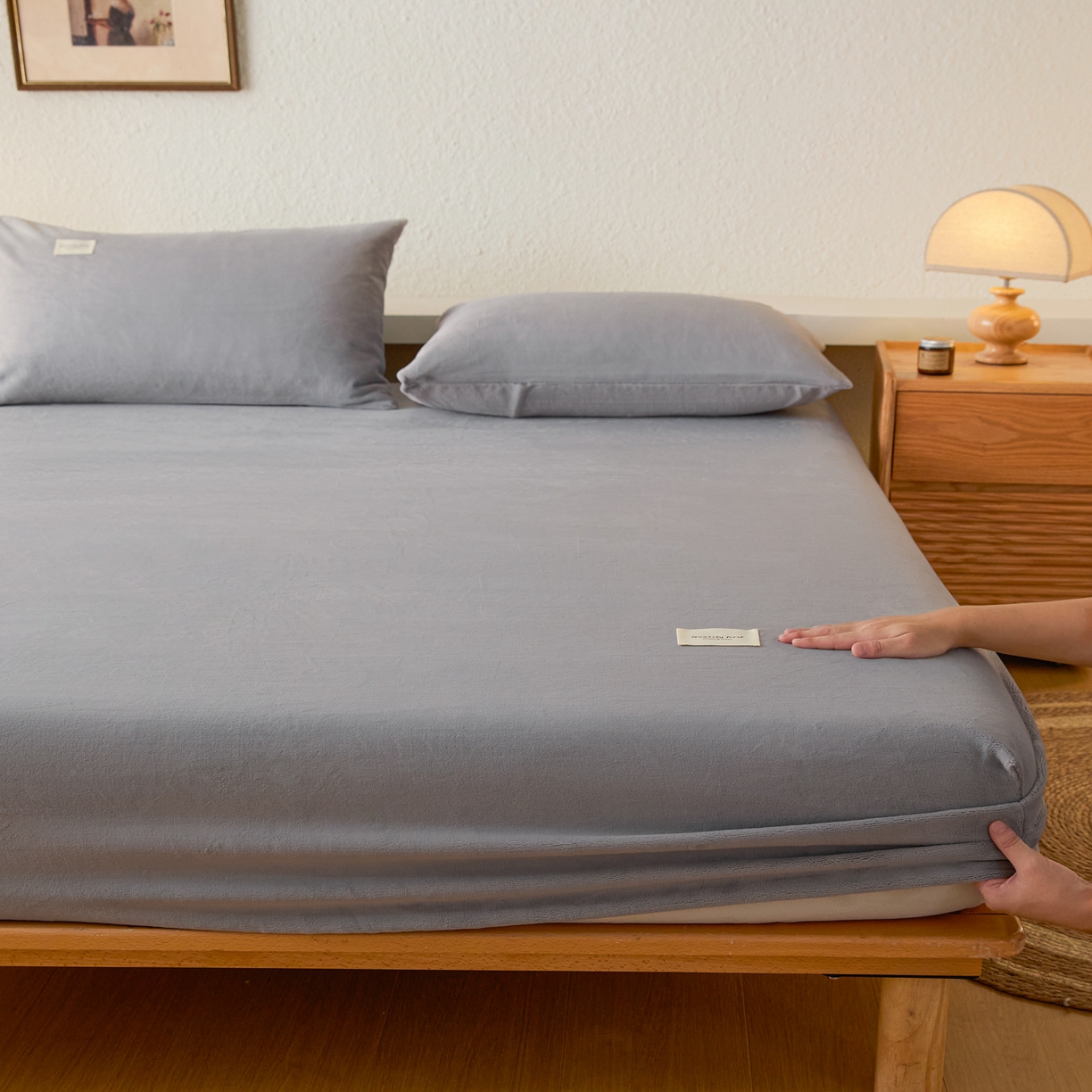 91家纺网 家纺一手货源 找家纺 衿成家纺 2025新款牛奶绒单床笠床笠单件系列 浅灰