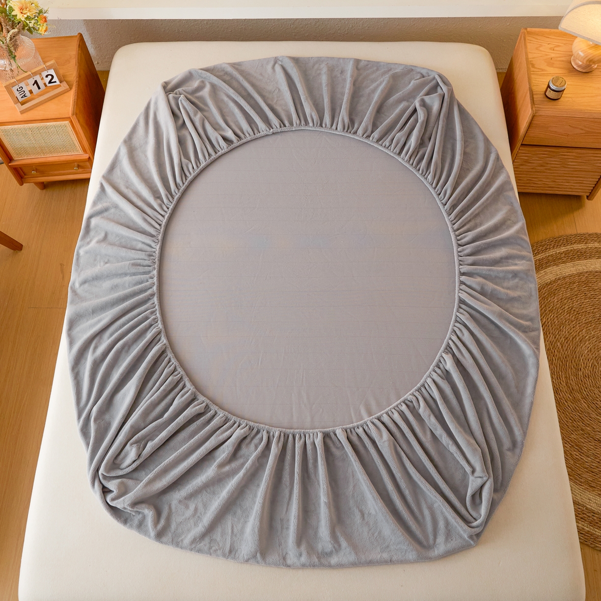 91家纺网 家纺一手货源 找家纺 衿成家纺 2025新款牛奶绒单床笠床笠单件系列 浅灰