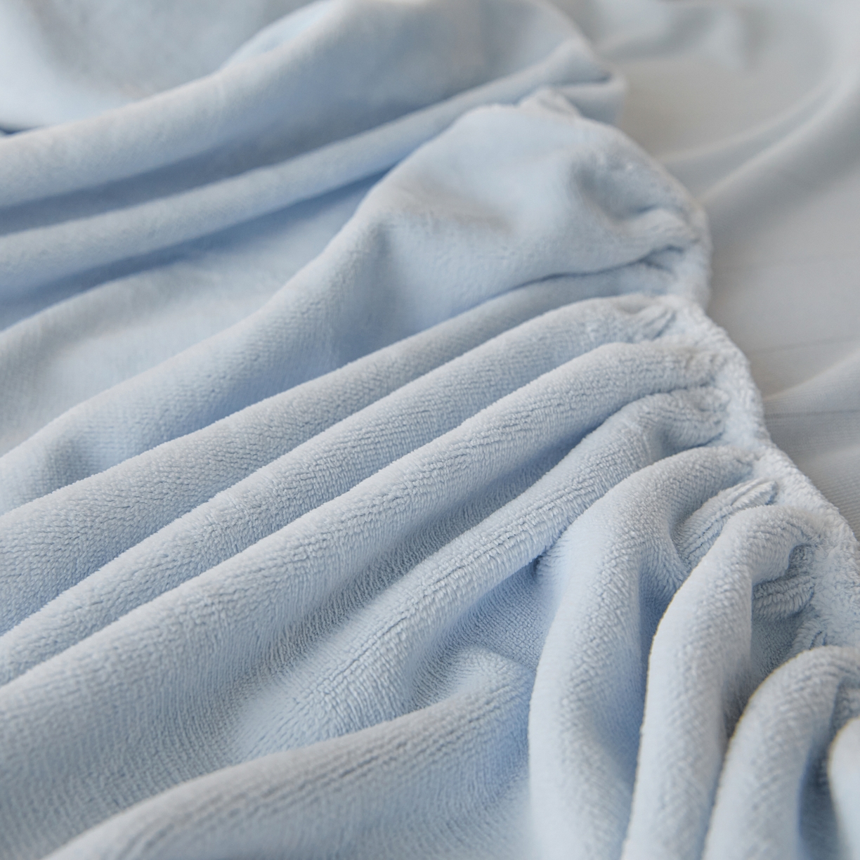 91家纺网 家纺一手货源 找家纺 衿成家纺 2025新款牛奶绒单床笠床笠单件系列 淡蓝