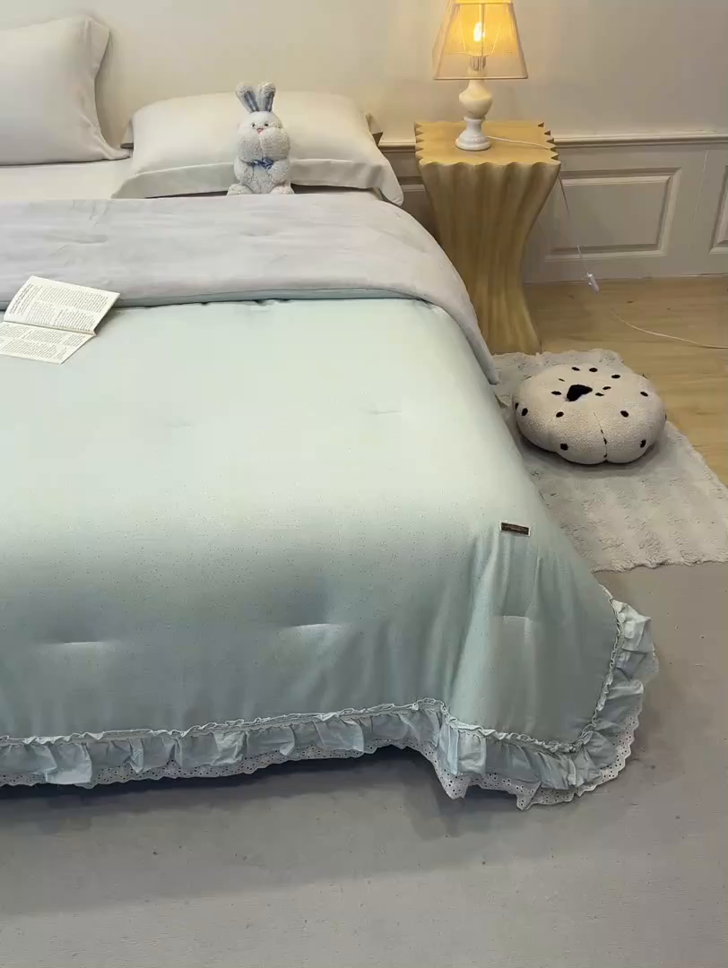 91家纺网 家纺一手货源 找家纺 优希家纺 2025新款秘境花园春秋被被子被芯 浅韵柔绿