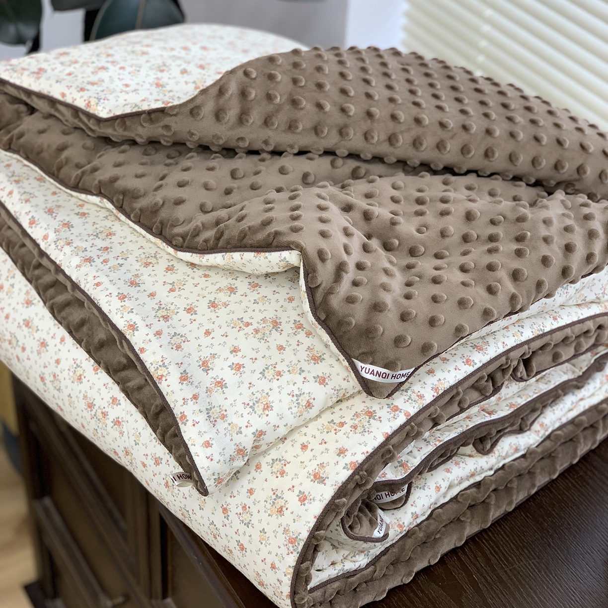 91家纺网 家纺一手货源 找家纺 源启生活 2025新款全棉双层纱豆豆被被子被芯 蔓德琳