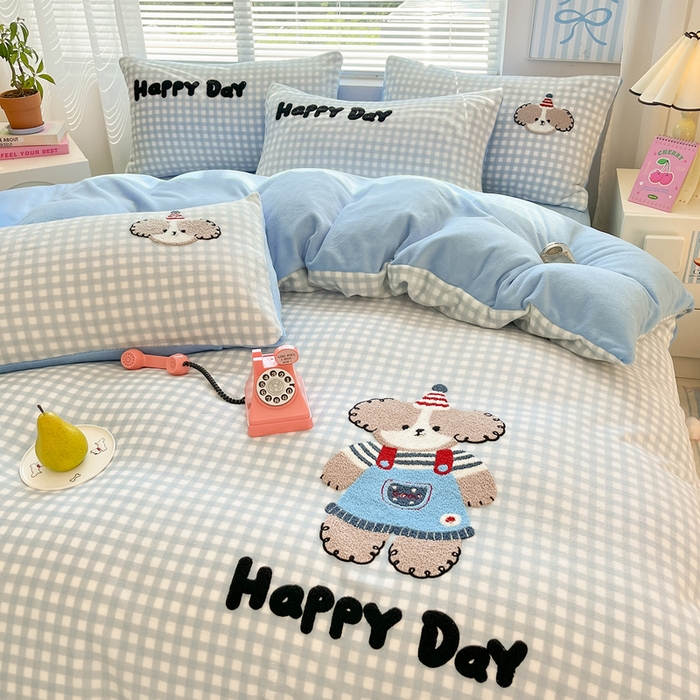 91家纺网 家纺一手货源 找家纺 寐居家纺 2025新款牛奶绒大版毛巾绣床单款四件套 帕帕狗