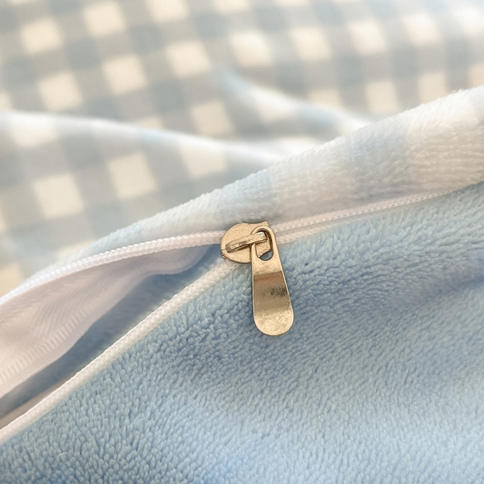 91家纺网 家纺一手货源 找家纺 寐居家纺 2025新款牛奶绒大版毛巾绣床单款四件套 帕帕狗