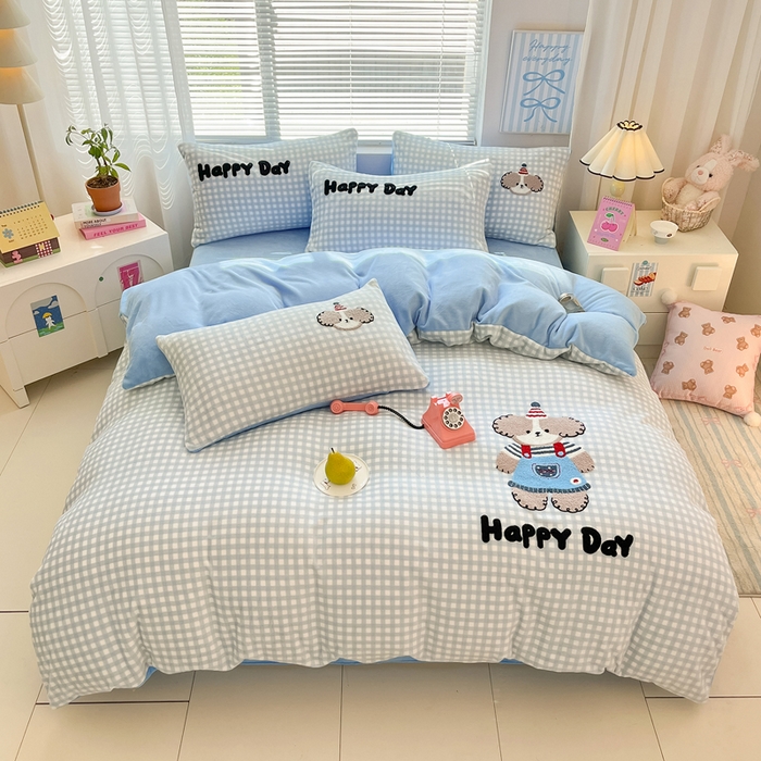 91家纺网 家纺一手货源 找家纺 寐居家纺 2025新款牛奶绒大版毛巾绣床单款四件套 帕帕狗