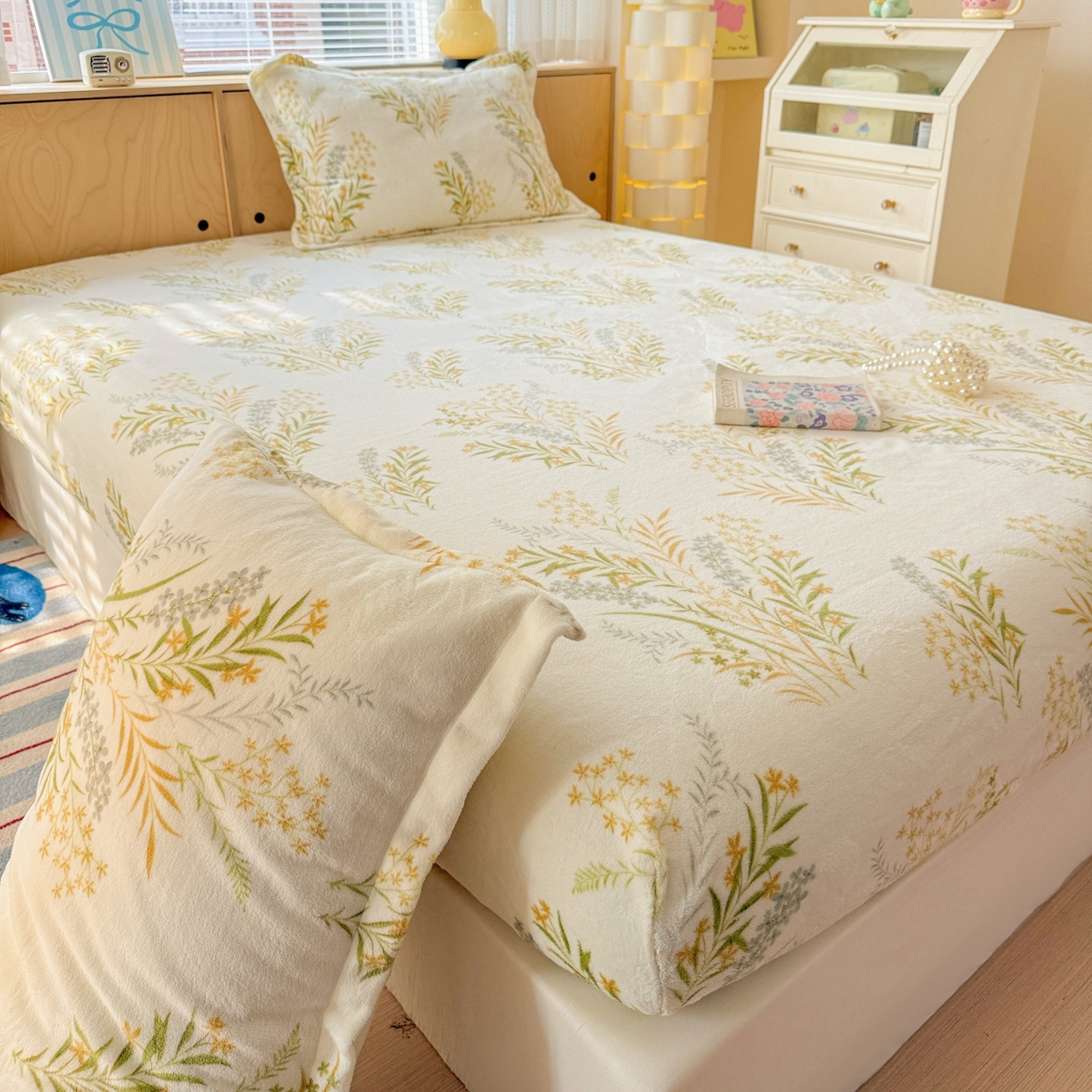 91家纺网 家纺一手货源 找家纺 名兮家居 2025新款高克重印花牛奶绒单床笠床笠单件 仙草