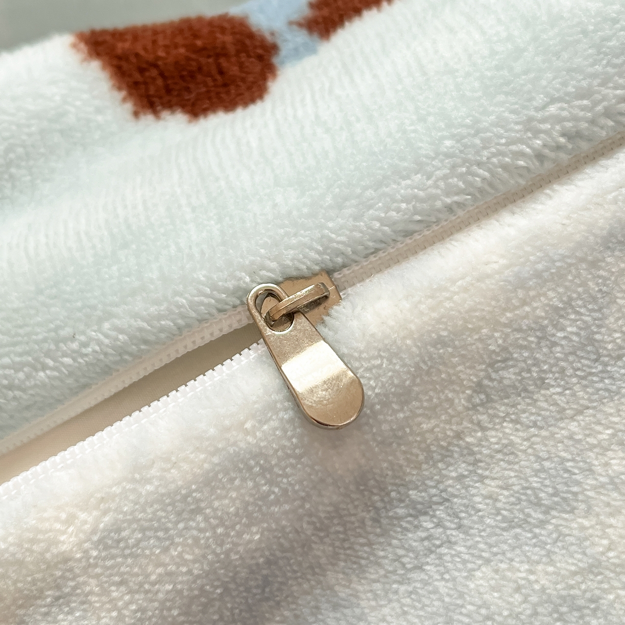 91家纺网 家纺一手货源 找家纺 寐居家纺 2025新款A类牛奶绒床盖款四件套 豹纹kt喵