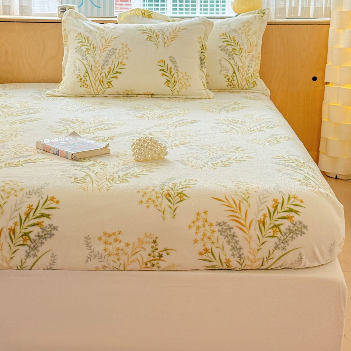 91家纺网 家纺一手货源 找家纺 名兮家居 2025新款高克重印花牛奶绒单床笠床笠单件 仙草