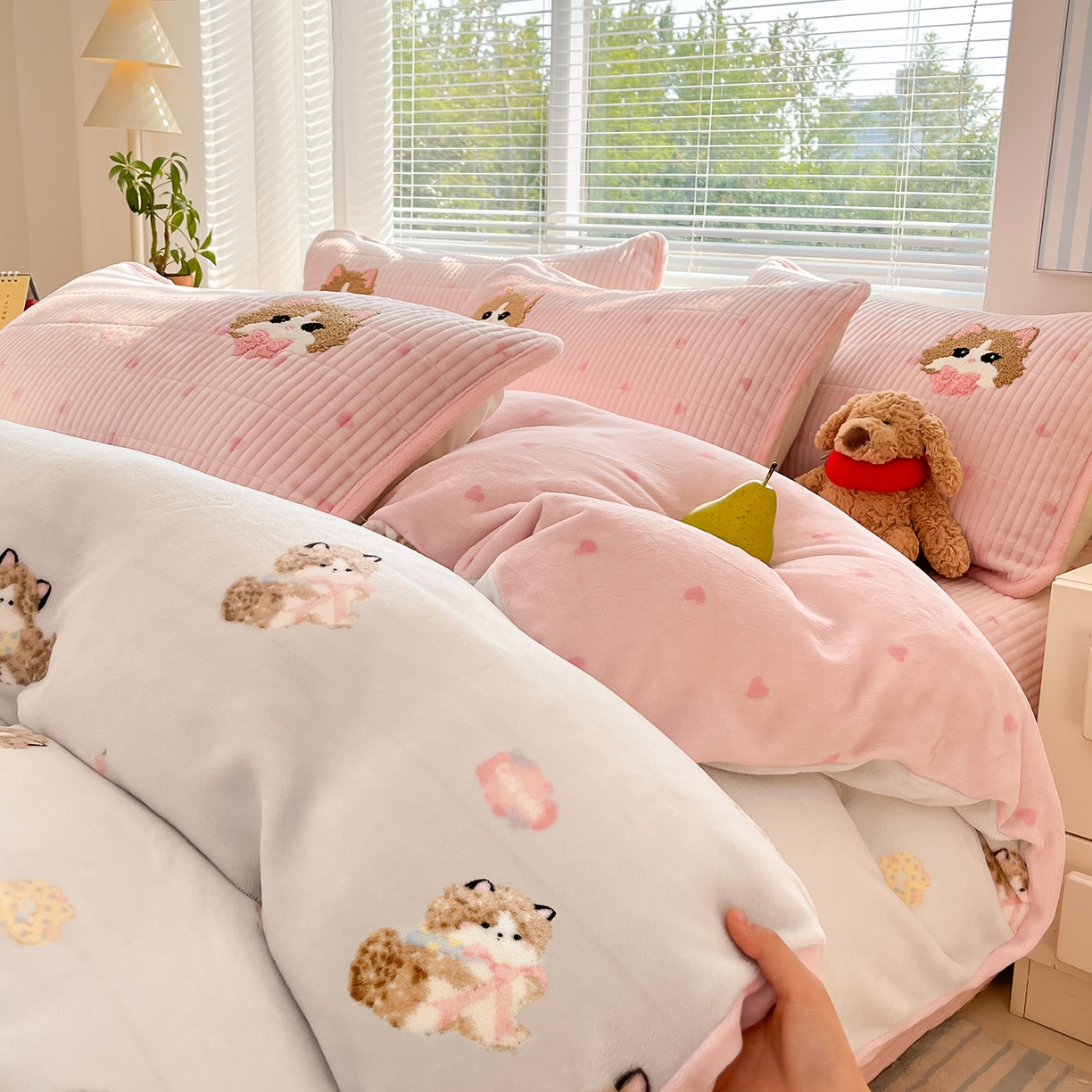 寐居家纺 2025新款A类牛奶绒床盖款四件套 泡芙小奶猫