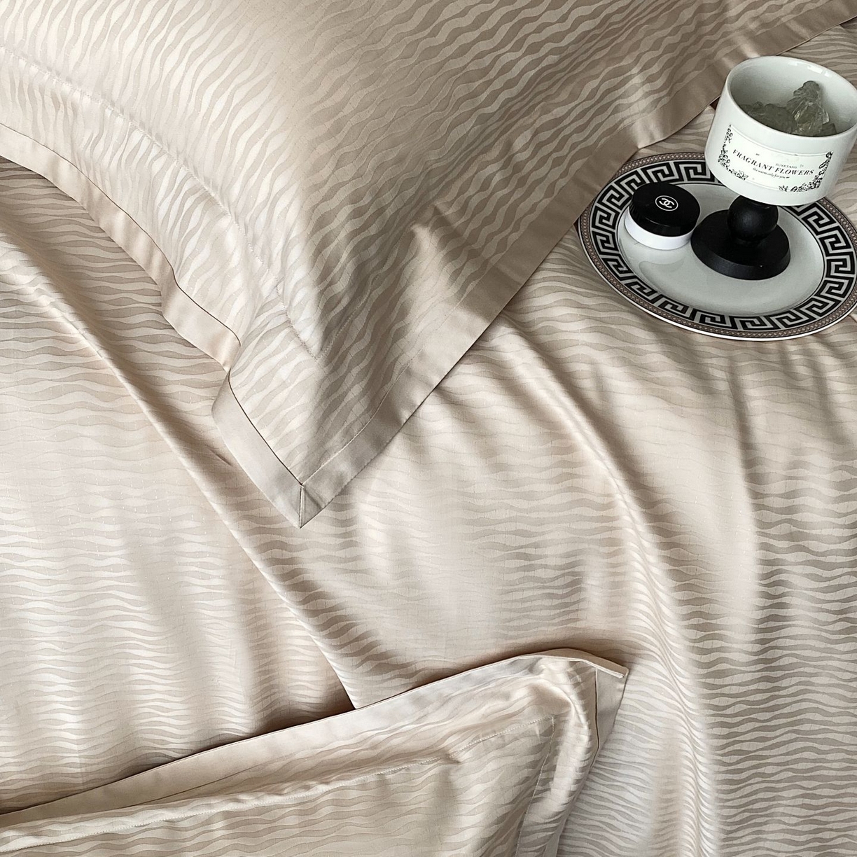 91家纺网 家纺一手货源 找家纺 时亿家居 2025新款100支染色长绒棉提花四件套 露丝