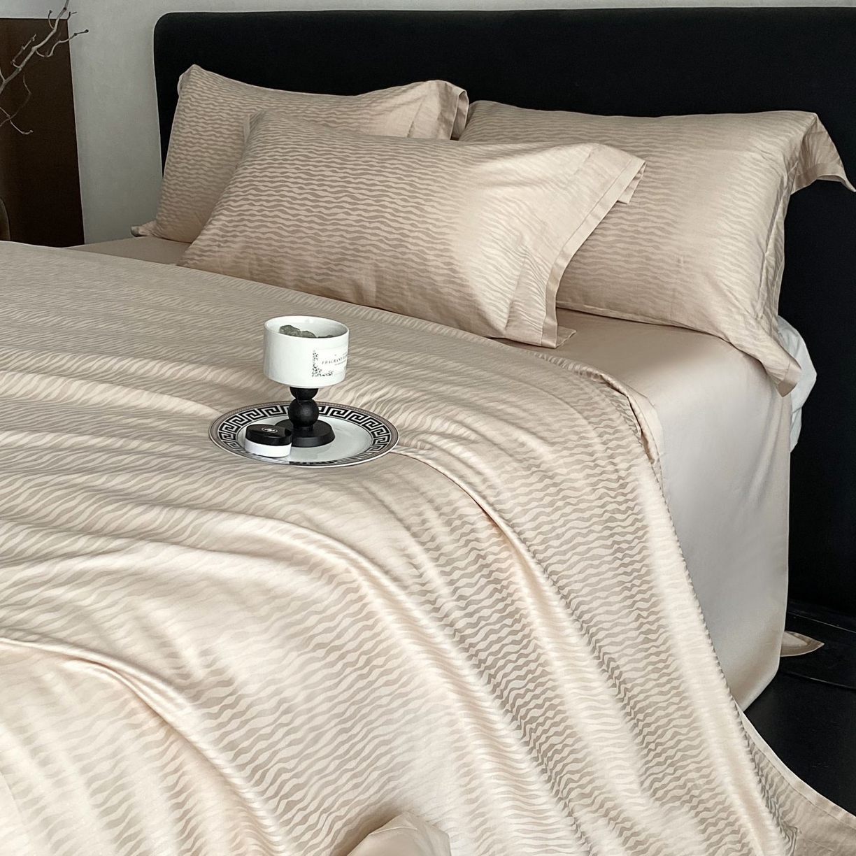 91家纺网 家纺一手货源 找家纺 时亿家居 2025新款100支染色长绒棉提花四件套 露丝