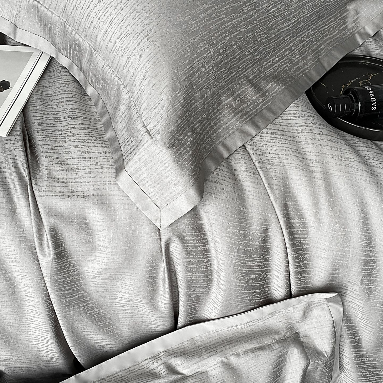 91家纺网 家纺一手货源 找家纺 时亿家居 2025新款100支染色长绒棉提花四件套 巴洛克