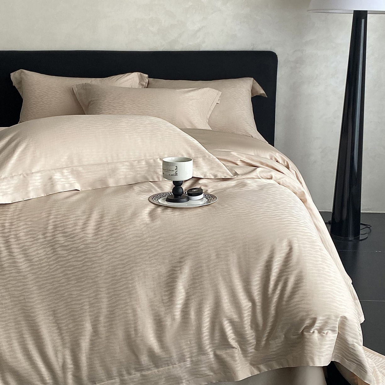 91家纺网 家纺一手货源 找家纺 时亿家居 2025新款100支染色长绒棉提花四件套 露丝