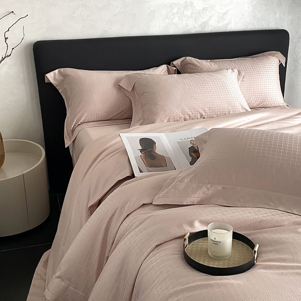 91家纺网 家纺一手货源 找家纺 时亿家居 2025新款100支染色长绒棉提花四件套 蜜可