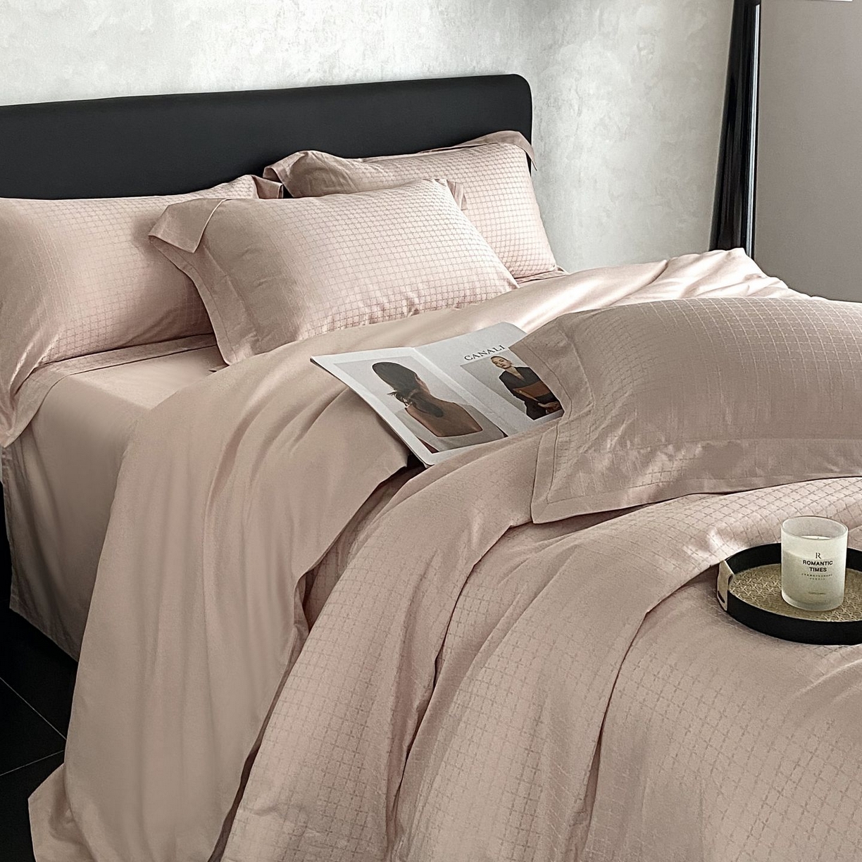 91家纺网 家纺一手货源 找家纺 时亿家居 2025新款100支染色长绒棉提花四件套 蜜可