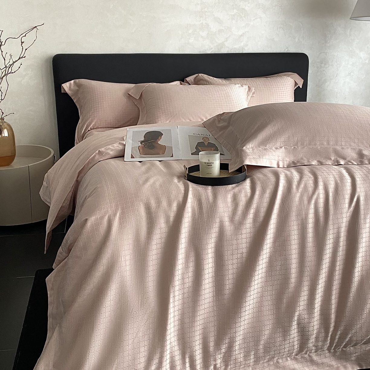 91家纺网 家纺一手货源 找家纺 时亿家居 2025新款100支染色长绒棉提花四件套 蜜可