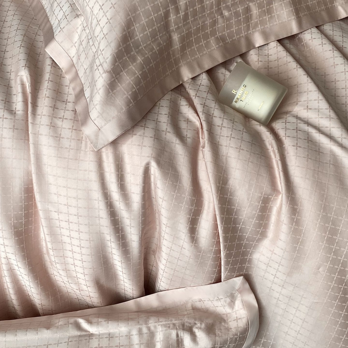 91家纺网 家纺一手货源 找家纺 时亿家居 2025新款100支染色长绒棉提花四件套 蜜可