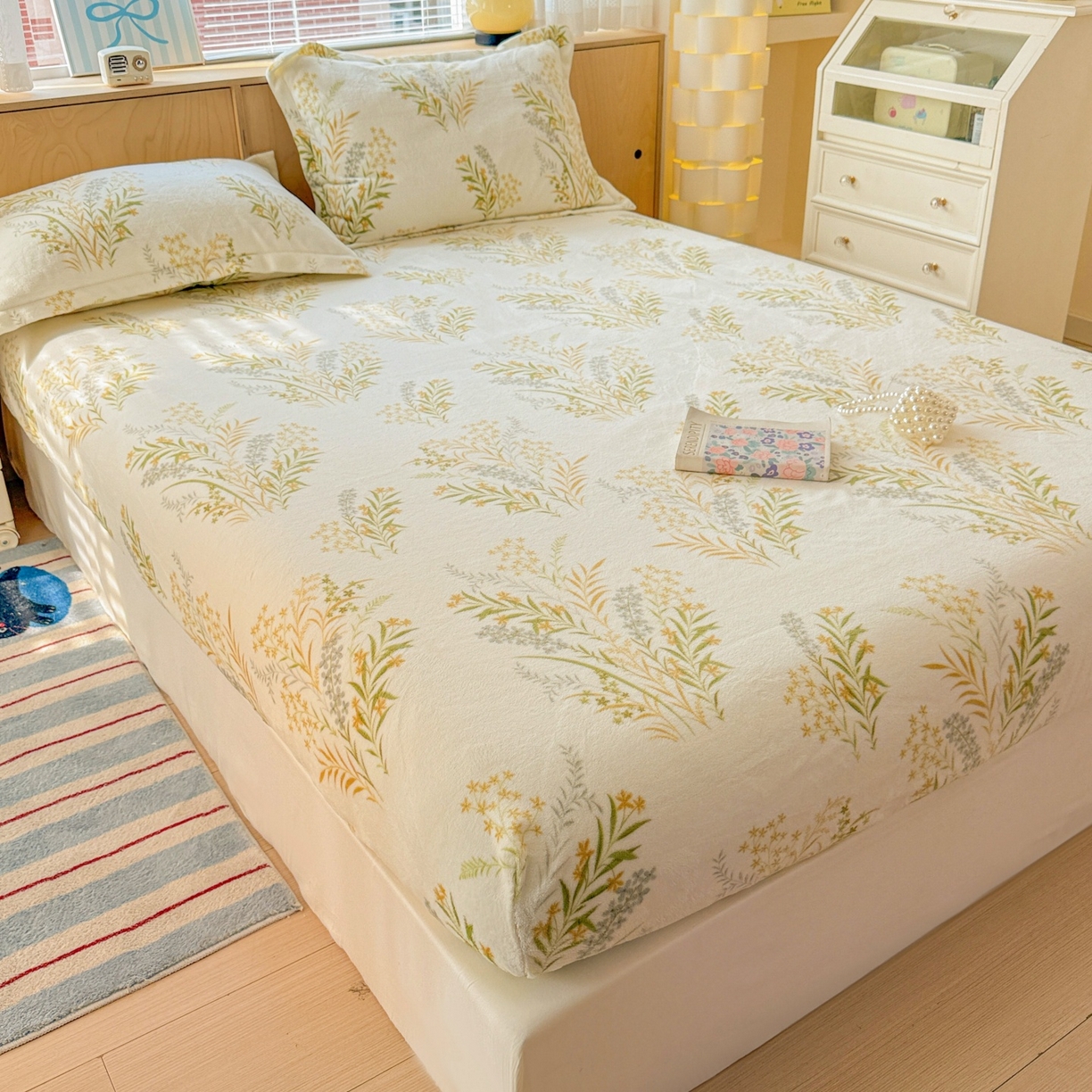 91家纺网 家纺一手货源 找家纺 名兮家居 2025新款高克重印花牛奶绒单床笠床笠单件 仙草