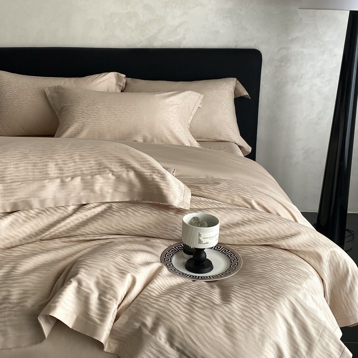 91家纺网 家纺一手货源 找家纺 时亿家居 2025新款100支染色长绒棉提花四件套 露丝