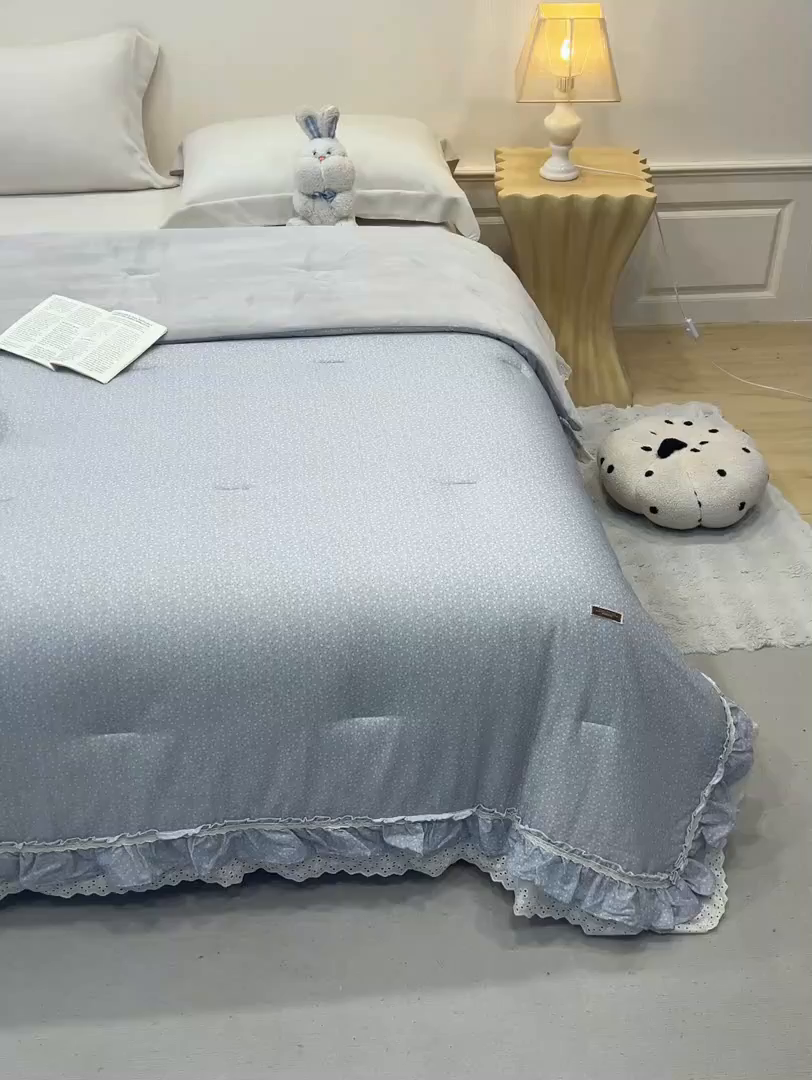 91家纺网 家纺一手货源 找家纺 优希家纺 2025新款秘境花园春秋被被子被芯 雾灰漫