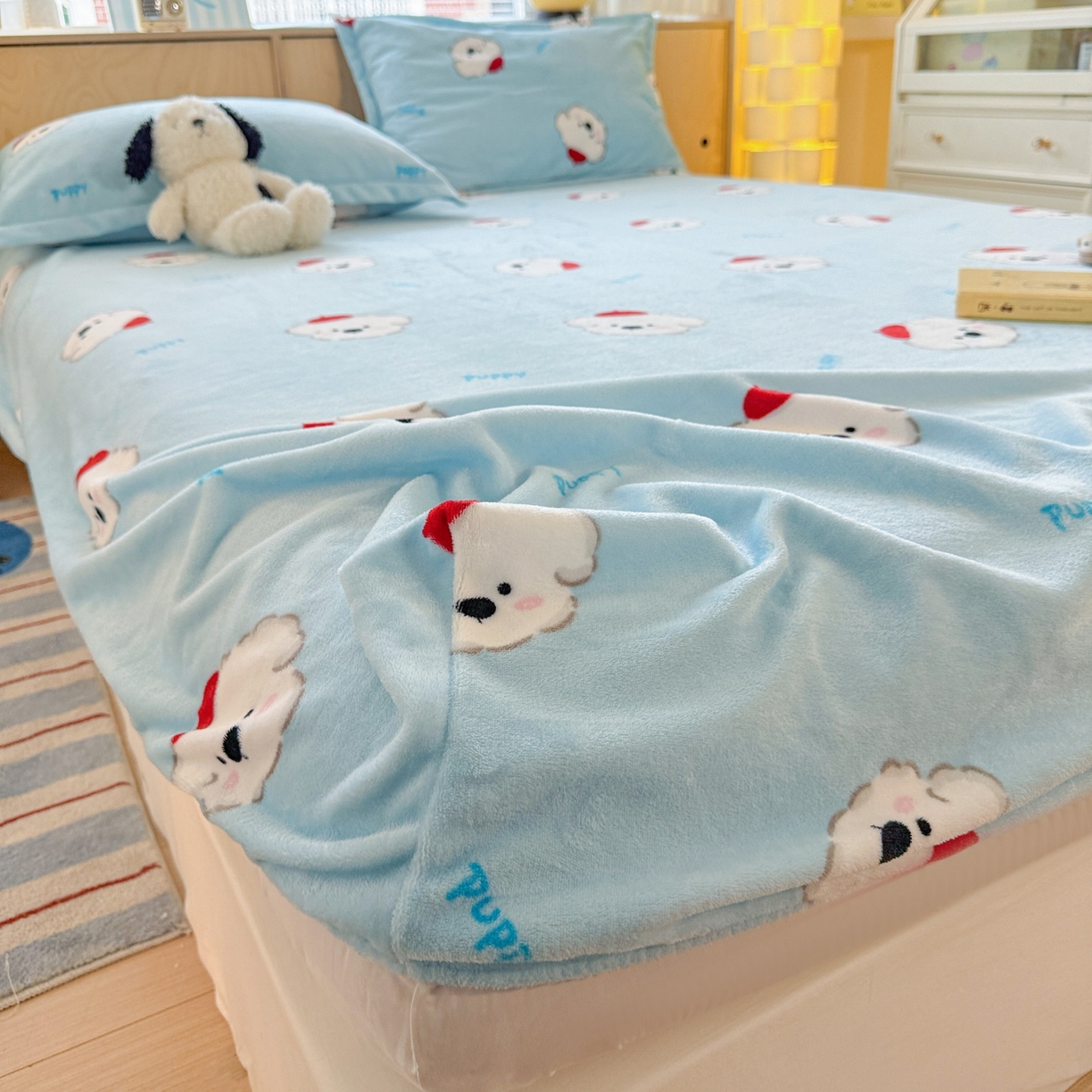 91家纺网 家纺一手货源 找家纺 名兮家居 2025新款高克重印花牛奶绒单床笠床笠单件 小红帽