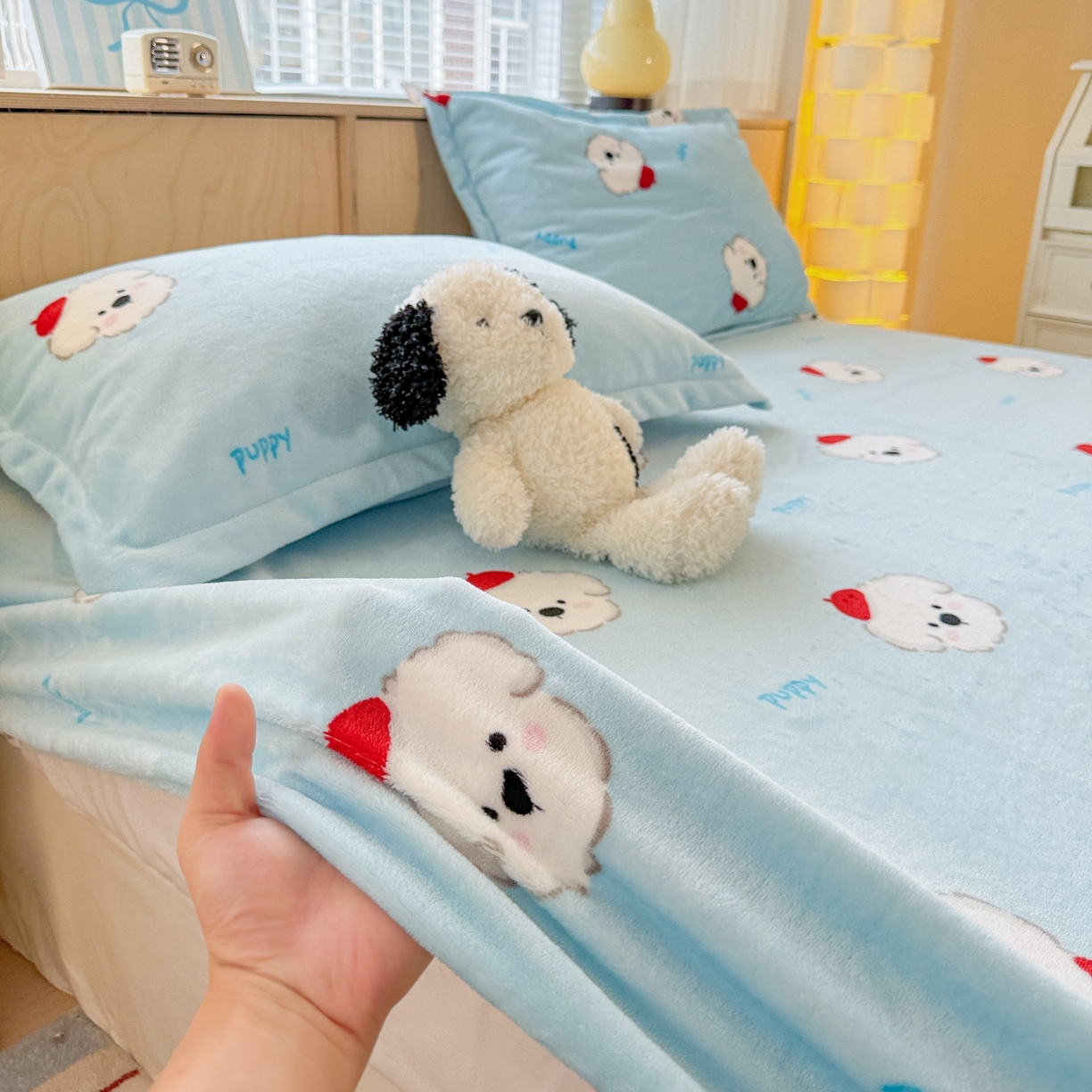 91家纺网 家纺一手货源 找家纺 名兮家居 2025新款高克重印花牛奶绒单床笠床笠单件 小红帽