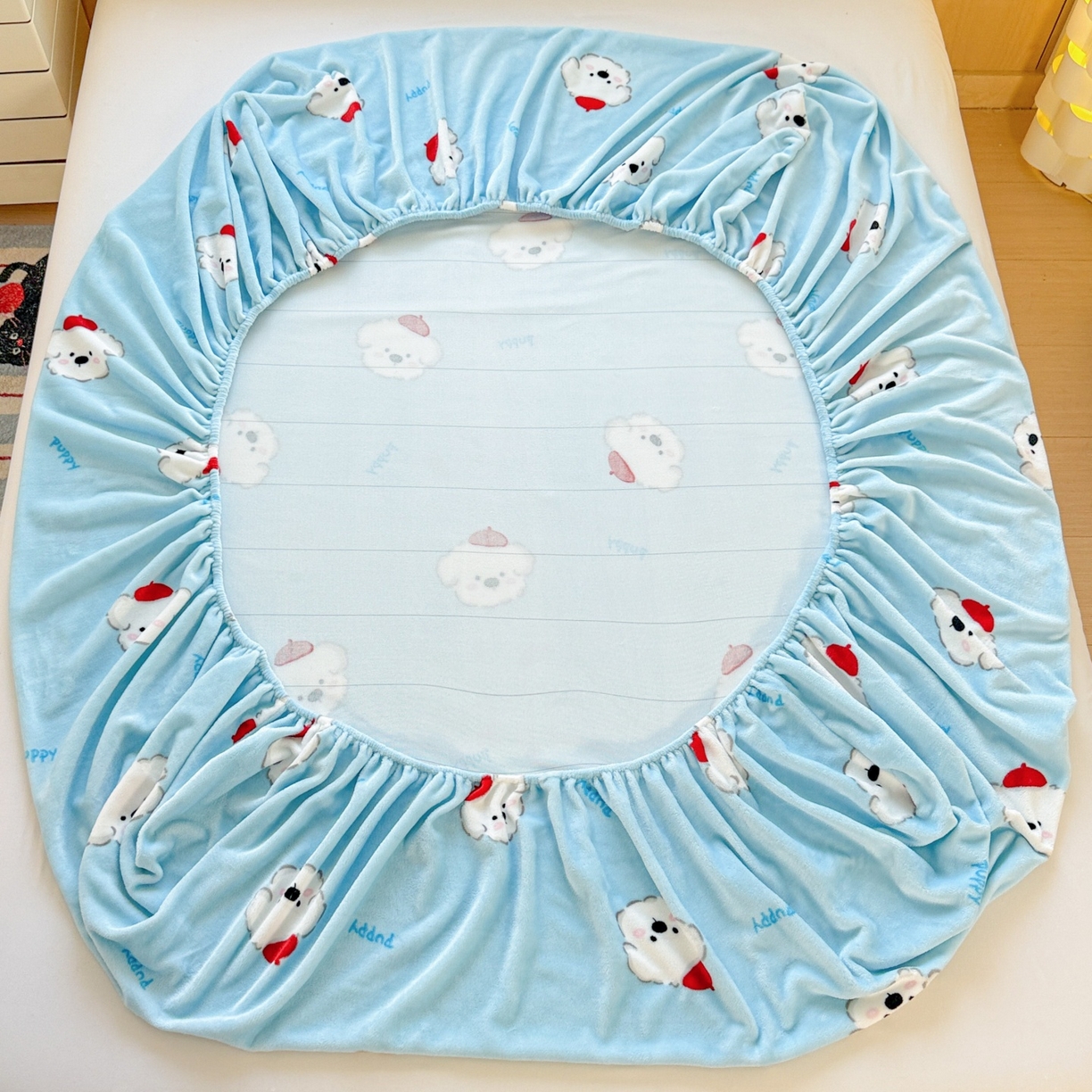 91家纺网 家纺一手货源 找家纺 名兮家居 2025新款高克重印花牛奶绒单床笠床笠单件 小红帽