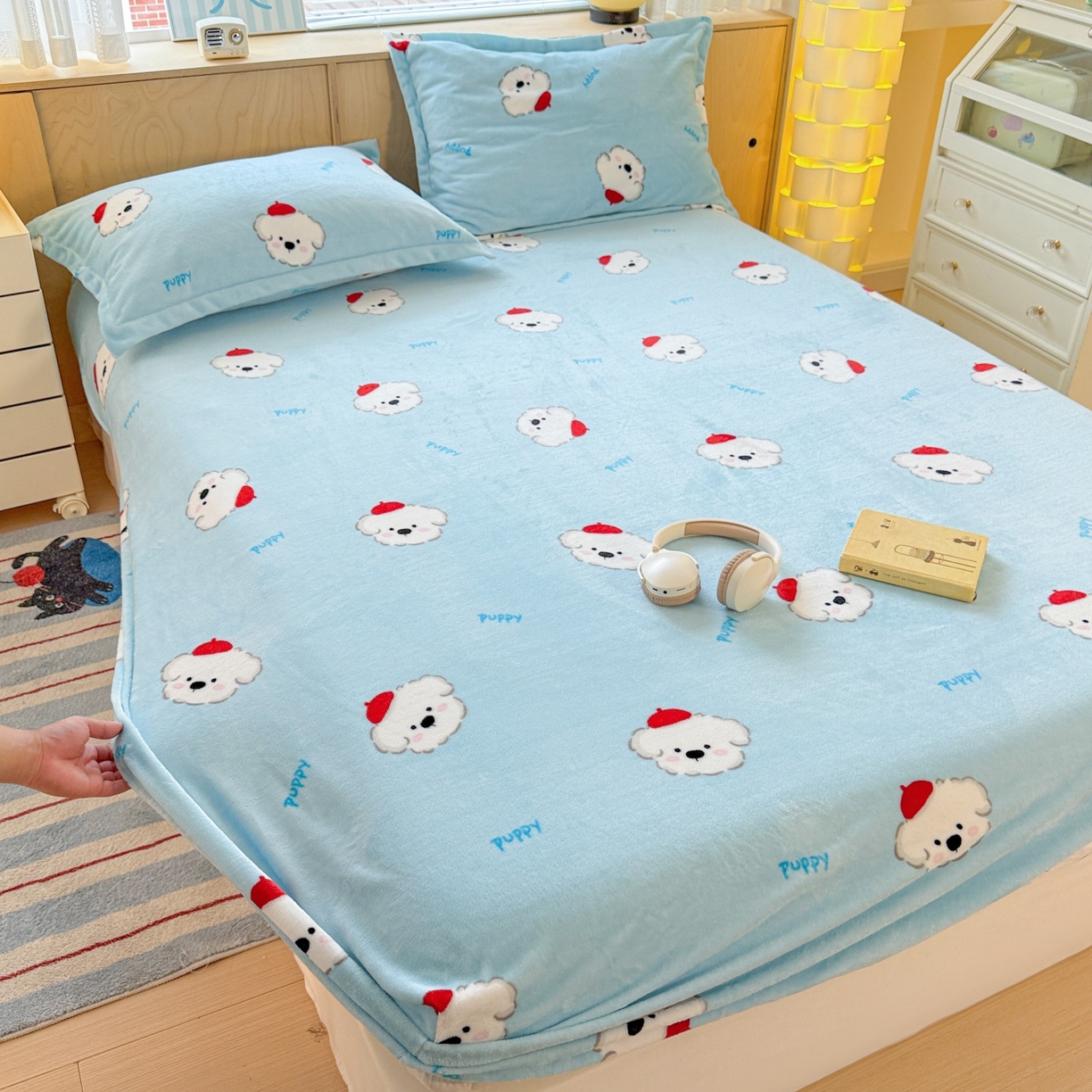 91家纺网 家纺一手货源 找家纺 名兮家居 2025新款高克重印花牛奶绒单床笠床笠单件 小红帽