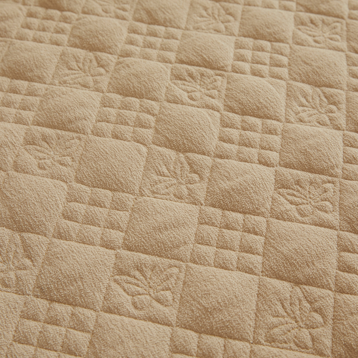 91家纺网 家纺一手货源 找家纺 宜凡家纺 2025新款A类棉绒刺绣花夹棉床盖四件套--梦回罗马 梦回罗马 卡其