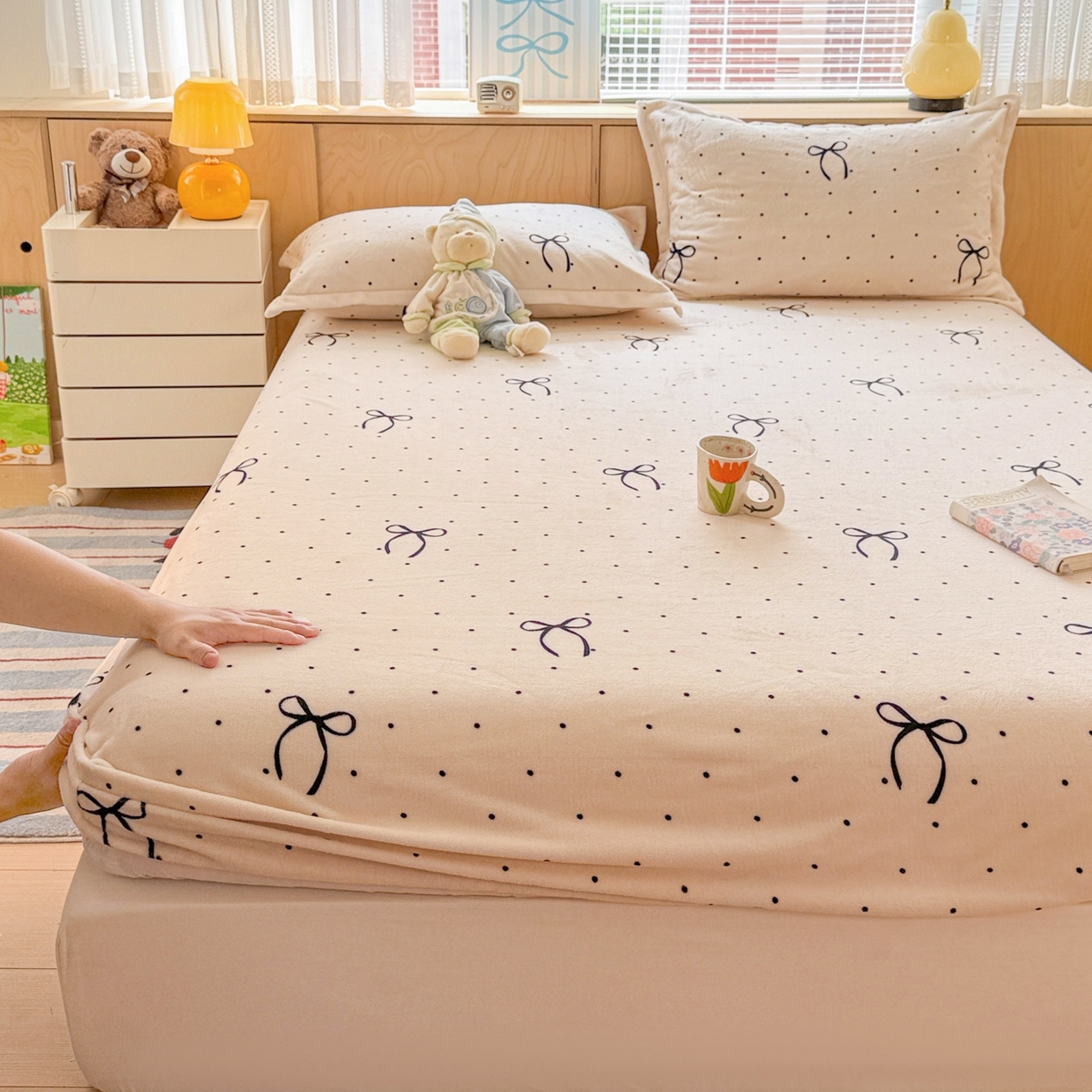 91家纺网 家纺一手货源 找家纺 名兮家居 2025新款高克重印花牛奶绒单床笠床笠单件 小确幸