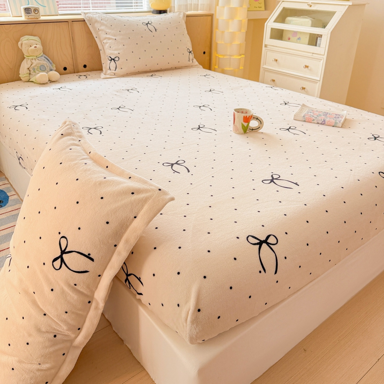 91家纺网 家纺一手货源 找家纺 名兮家居 2025新款高克重印花牛奶绒单床笠床笠单件 小确幸