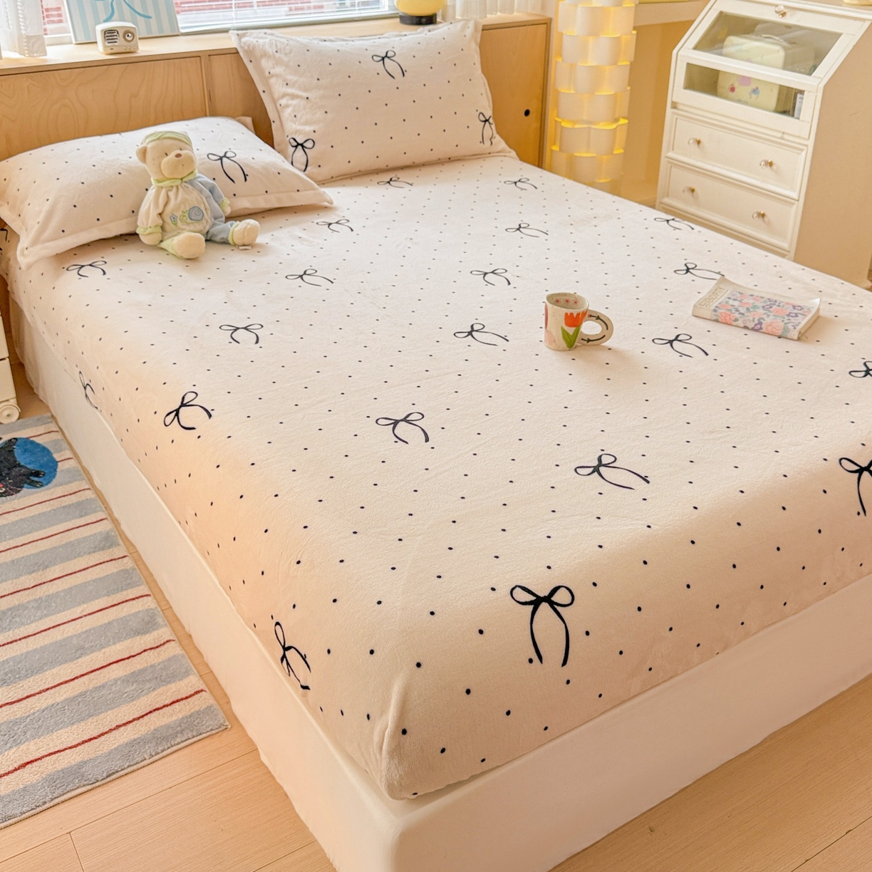 91家纺网 家纺一手货源 找家纺 名兮家居 2025新款高克重印花牛奶绒单床笠床笠单件 小确幸