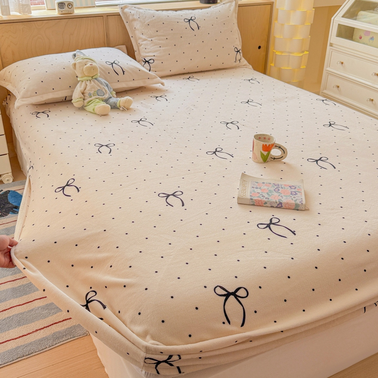 91家纺网 家纺一手货源 找家纺 名兮家居 2025新款高克重印花牛奶绒单床笠床笠单件 小确幸