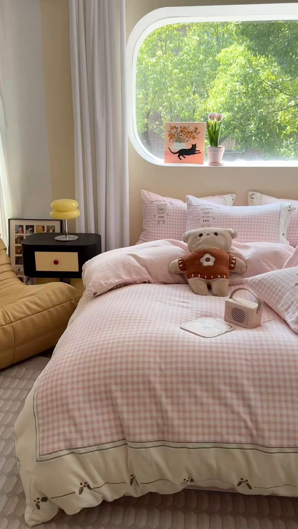 91家纺网 家纺一手货源 找家纺 （总）慕晨 2025新款高克重牛奶绒卡通绣花可爱加厚牛奶绒四件套小清新小红书风直播-本本熊