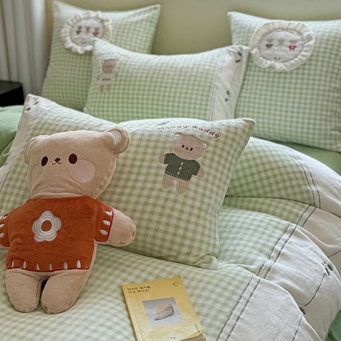 91家纺网 家纺一手货源 找家纺 慕晨 2025新款高克重牛奶绒卡通绣花可爱加厚牛奶绒四件套小清新小红书风直播-本本熊 本本熊-绿
