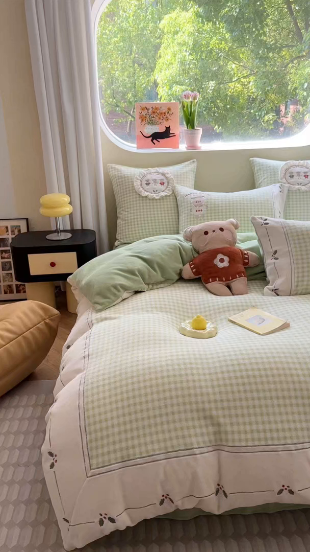 91家纺网 家纺一手货源 找家纺 慕晨 2025新款高克重牛奶绒卡通绣花可爱加厚牛奶绒四件套小清新小红书风直播-本本熊 本本熊-绿