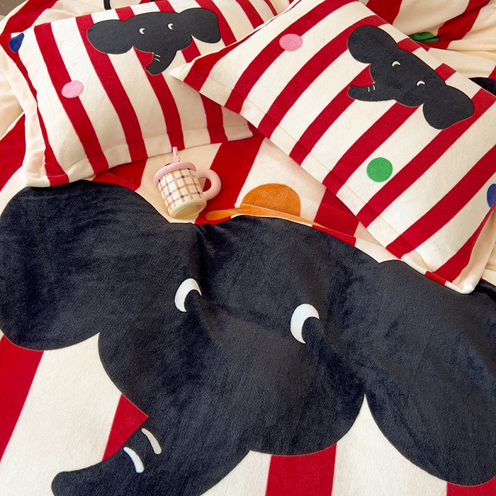 91家纺网 家纺一手货源 找家纺 慕晨 2025新款卡通可爱大版印花牛奶绒加厚保暖小清新四件套直播 波点象