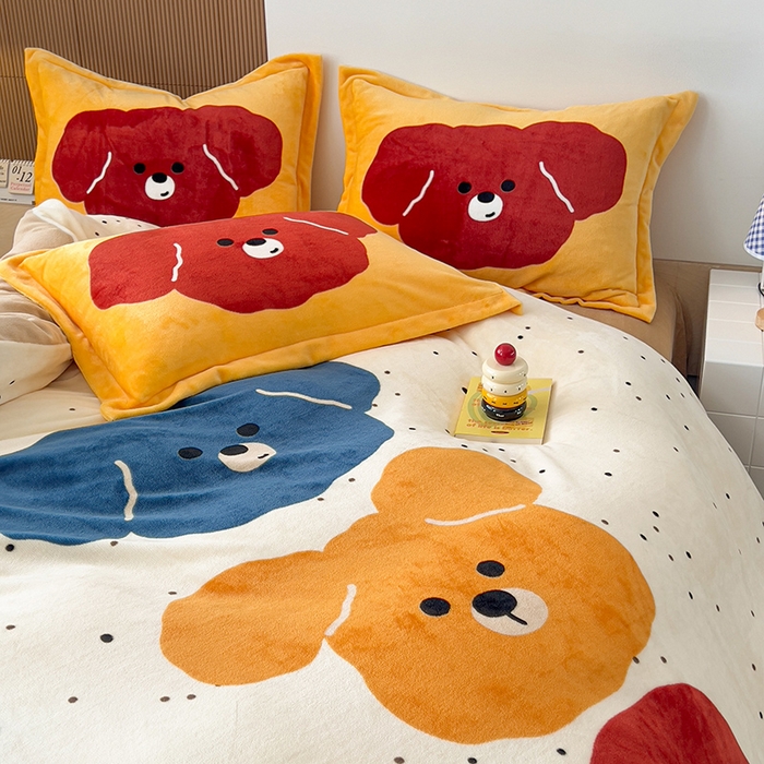 91家纺网 家纺一手货源 找家纺 慕晨 2025新款卡通可爱大版印花牛奶绒加厚保暖小清新四件套直播 狗狗叠叠乐