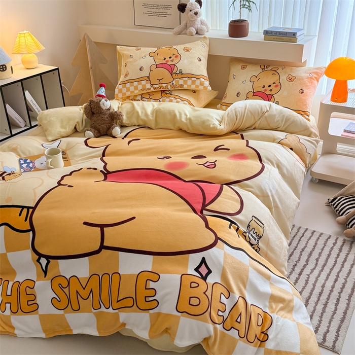 91家纺网 家纺一手货源 找家纺 慕晨 2025新款卡通可爱大版印花牛奶绒加厚保暖小清新四件套直播 搞怪小熊